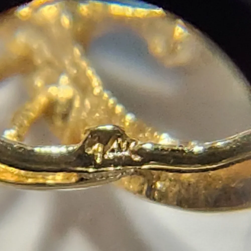 [SOLD] 80's 14K White & Yellow Gold Natural Blue Topaz Hinged Bail Pendant - Picture 4 of 15